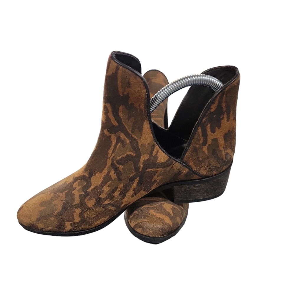 Coconuts By Matisse Becca Camo Ankle Boots Women's Size 7.5M